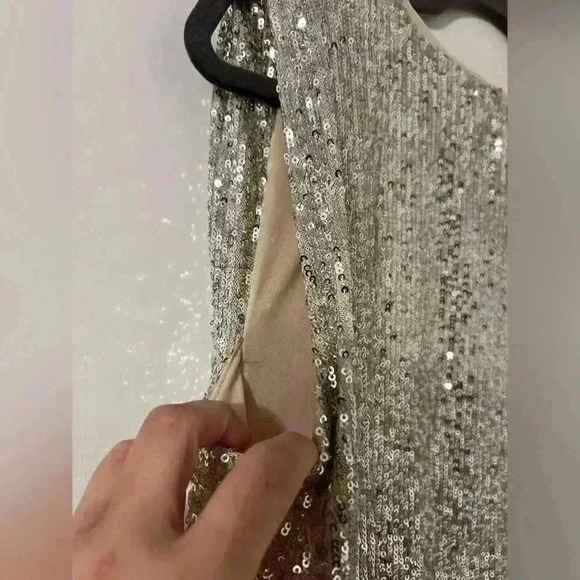 - Holiday sparkle shirt size M (K100) - Picture 7 of 11